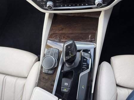 2017 BMW 5-Series - photo 27
