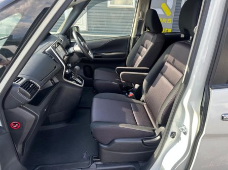 2016 Nissan Serena - photo 13