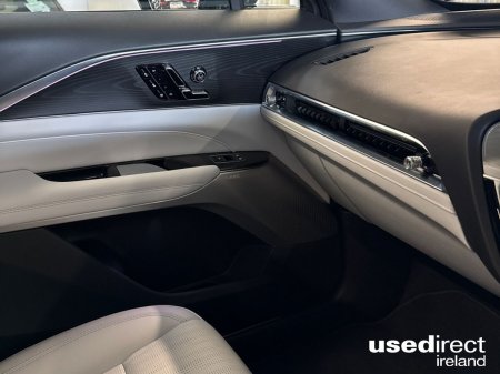 2025 Cadillac Lyriq - photo 38