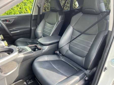 2020 Toyota RAV4 - photo 6