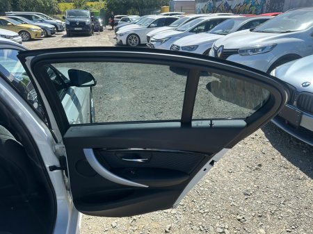 2017 BMW 3-Series - photo 12