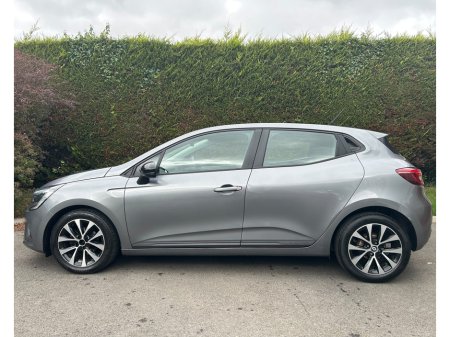 2023 Renault Clio - photo 2