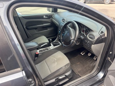2010 Ford Focus - photo 5