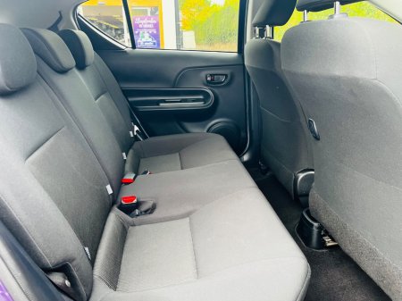 2019 Toyota Aqua - photo 17