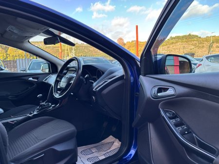 2016 Ford Focus - photo 25