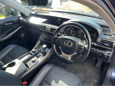 2017 Lexus IS - photo 14