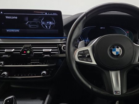 2021 BMW 5-Series - photo 17