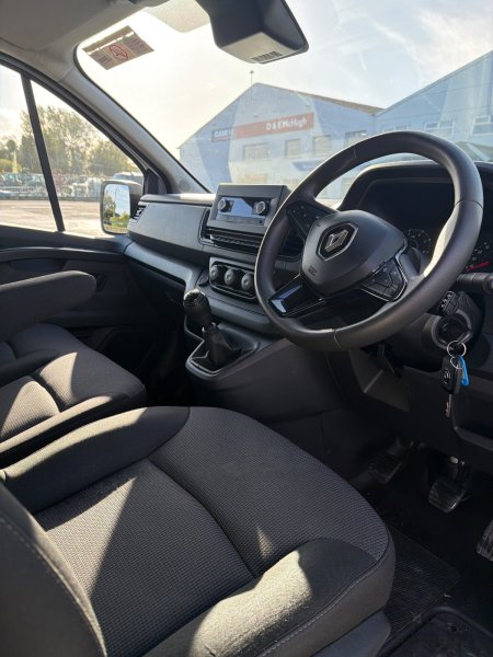 2023 Renault Trafic - photo 9