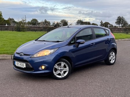 2010 Ford Fiesta - photo 2