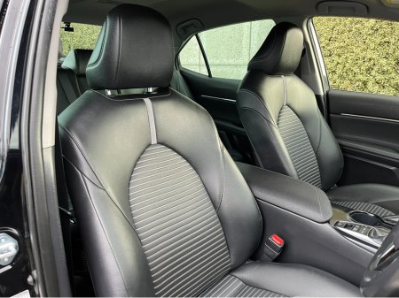 2020 Toyota Camry - photo 11