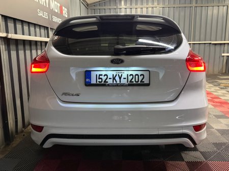 2015 Ford Focus - photo 2