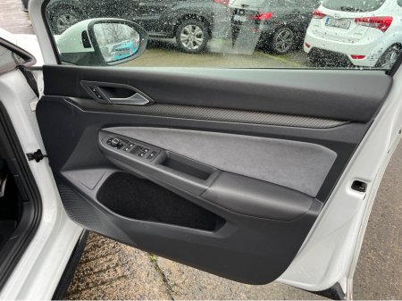 2022 Volkswagen Golf - photo 12
