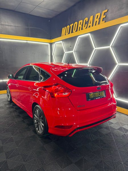 2017 Ford Focus - photo 13