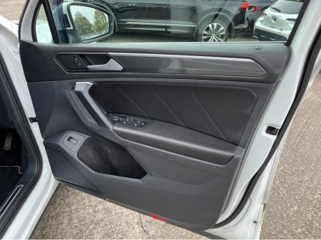 2020 Volkswagen Tiguan - photo 15