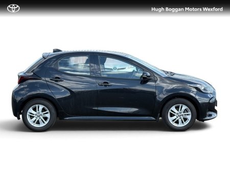 2024 Toyota Yaris - photo 2