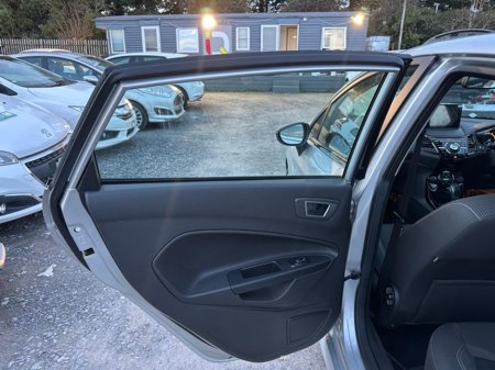 2016 Ford Fiesta - photo 7