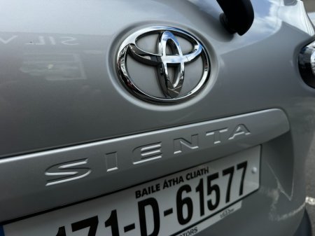 2017 Toyota Sienta - photo 18