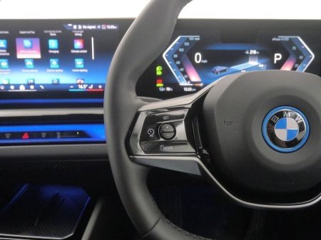 2025 BMW i5 - photo 16