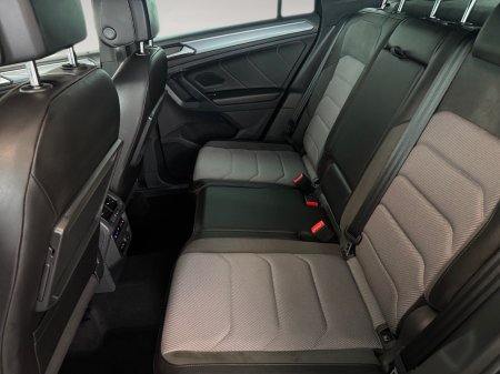 2020 Volkswagen Tiguan - photo 16