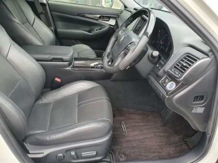 2013 Toyota Crown - photo 10