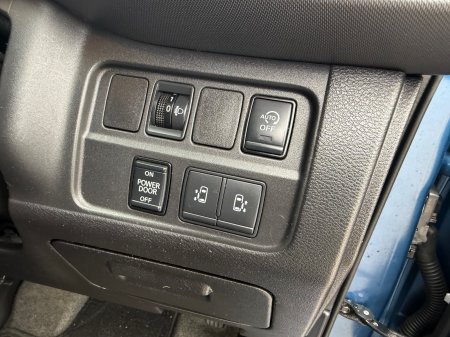 2019 Nissan Serena - photo 10