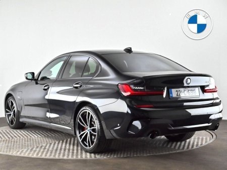 2022 BMW 3-Series - photo 2