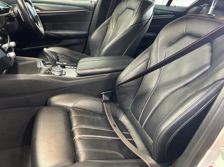 2021 BMW 5-Series - photo 14