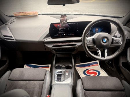 2025 BMW 1-Series - photo 9