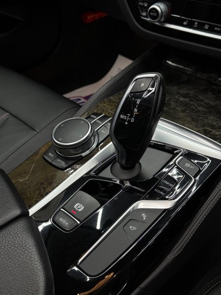2018 BMW 5-Series - photo 15
