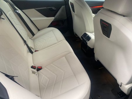 2025 BMW 5-Series - photo 11