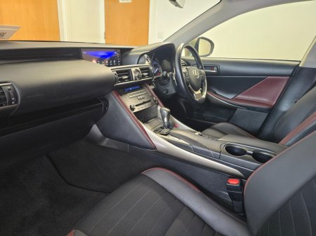 2019 Lexus IS - photo 8
