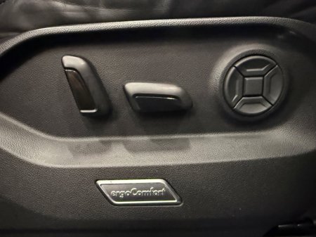 2021 Volkswagen Touareg - photo 21