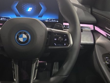 2026 BMW 5-Series - photo 18