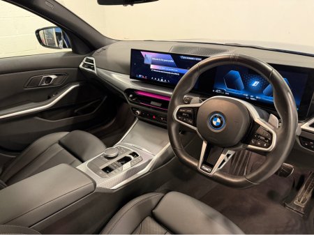 2025 BMW 3-Series - photo 33