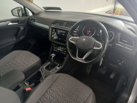 2023 Volkswagen Tiguan - photo 9