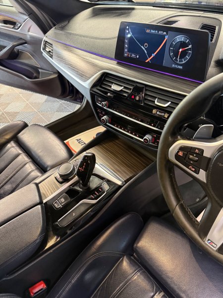 2017 BMW 5-Series - photo 10