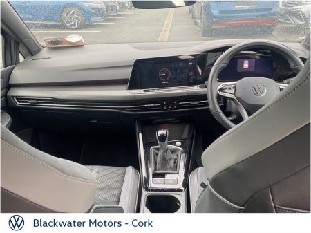 2023 Volkswagen Golf - photo 2