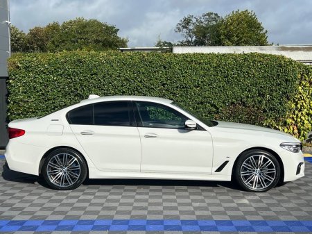 2017 BMW 5-Series - photo 2