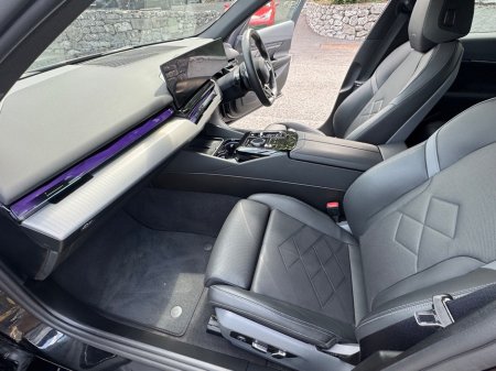 2024 BMW 5-Series - photo 12
