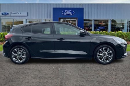 2023 Ford Focus - photo 3