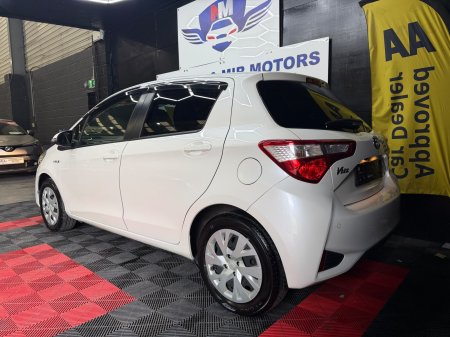 2018 Toyota Vitz - photo 7