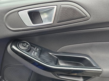 2015 Ford Fiesta - photo 20