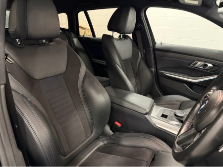 2022 BMW 3-Series - photo 28