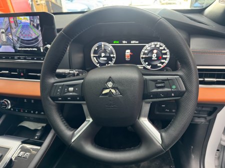 2024 Mitsubishi Outlander - photo 10