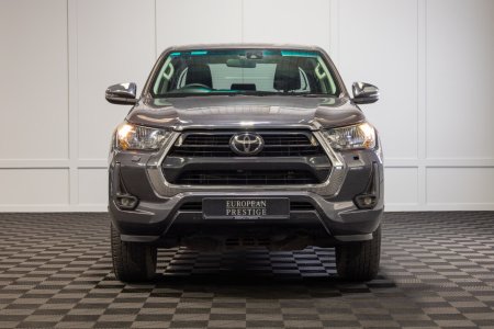 2025 Toyota Hilux - photo 2