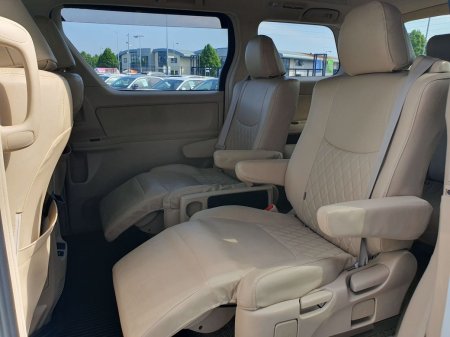 2013 Toyota Alphard - photo 20