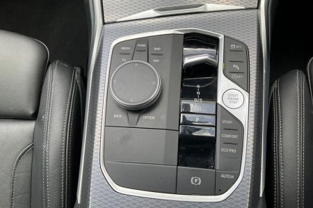 2024 BMW 3-Series - photo 28