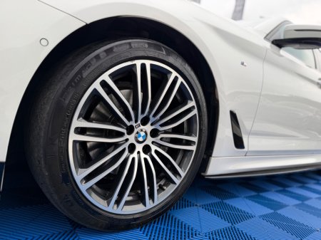 2018 BMW 5-Series - photo 9