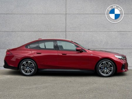 2024 BMW 5-Series - photo 3
