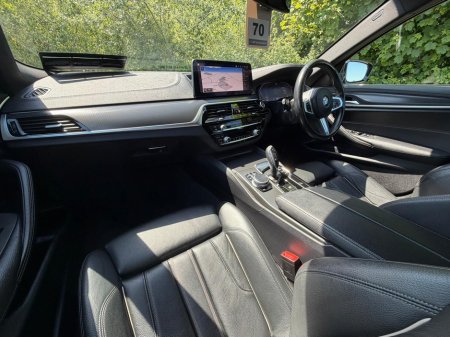2021 BMW 5-Series - photo 19